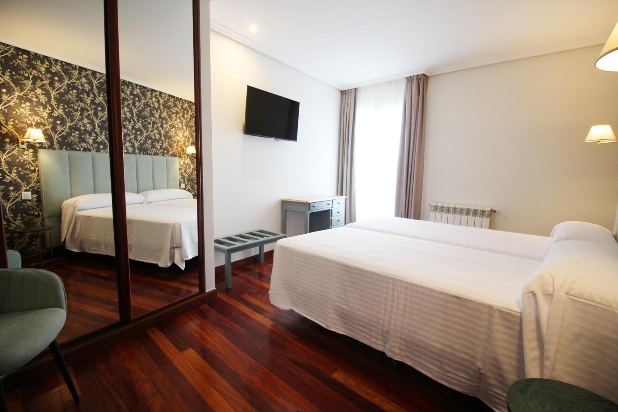 Hosteria De Adarzo Auto Check ซานตานเดร์ ภายนอก รูปภาพ