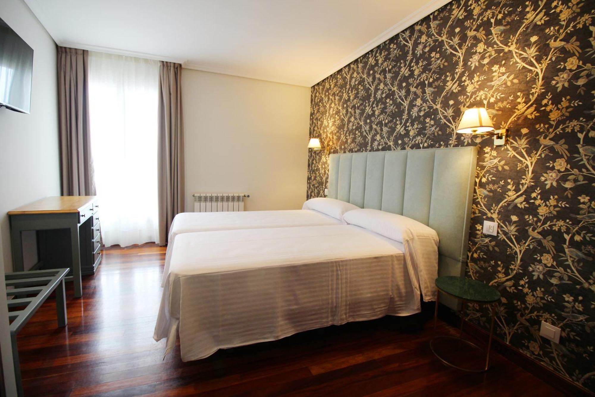 Hosteria De Adarzo Auto Check ซานตานเดร์ ภายนอก รูปภาพ
